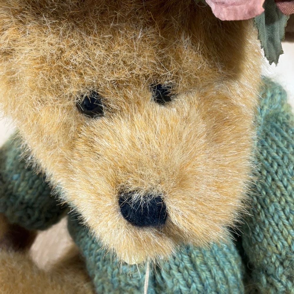 Boyd’s Bear Mrs Trumbull w/ Wicker Chair - Picture 6 of 13